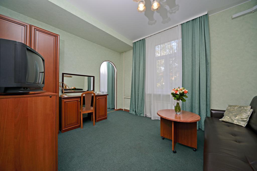 Yaroslavskaya Hotel Moscow Exterior photo